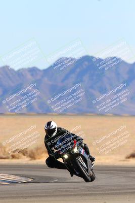 media/Jan-08-2022-SoCal Trackdays (Sat) [[1ec2777125]]/Turn 4 (1145am)/